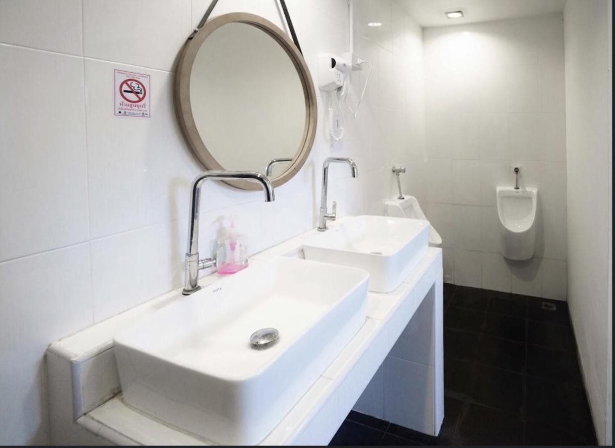 3Plus1 Hostel Patong Екстериор снимка