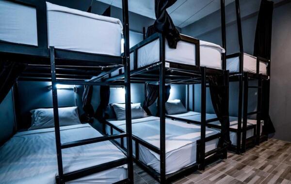 3Plus1 Hostel Patong Екстериор снимка